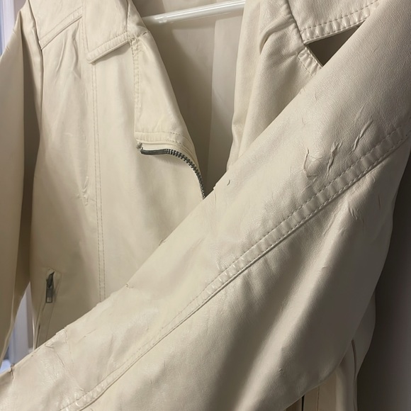 Cream Faux Leather Jacket with Side Zipper - Picture 5 of 9